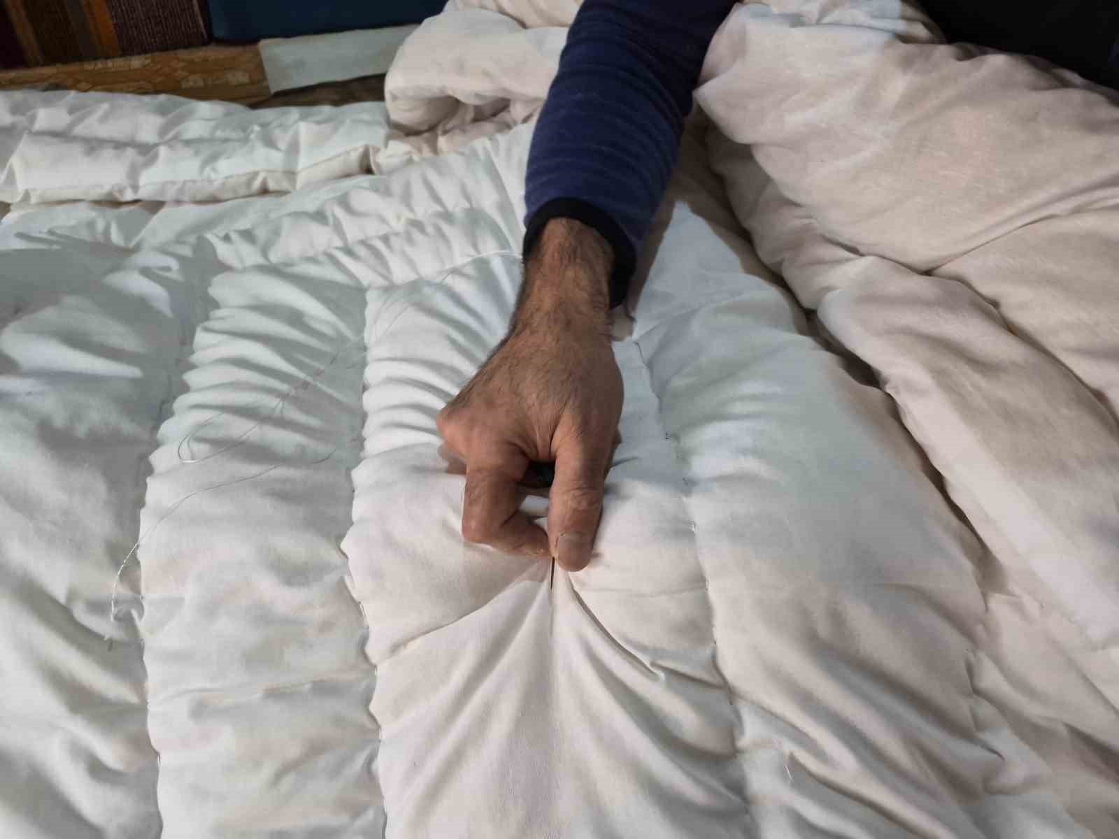 ESKİŞEHİR'DE SONBAHAR MEVSİMİNİN GELMESİ VE HAVALARIN SOĞUMASIYLA BİRLİKTE EL YAPIMI DOĞAL YÜN YORGAN TALEPLERİ ARTTI.