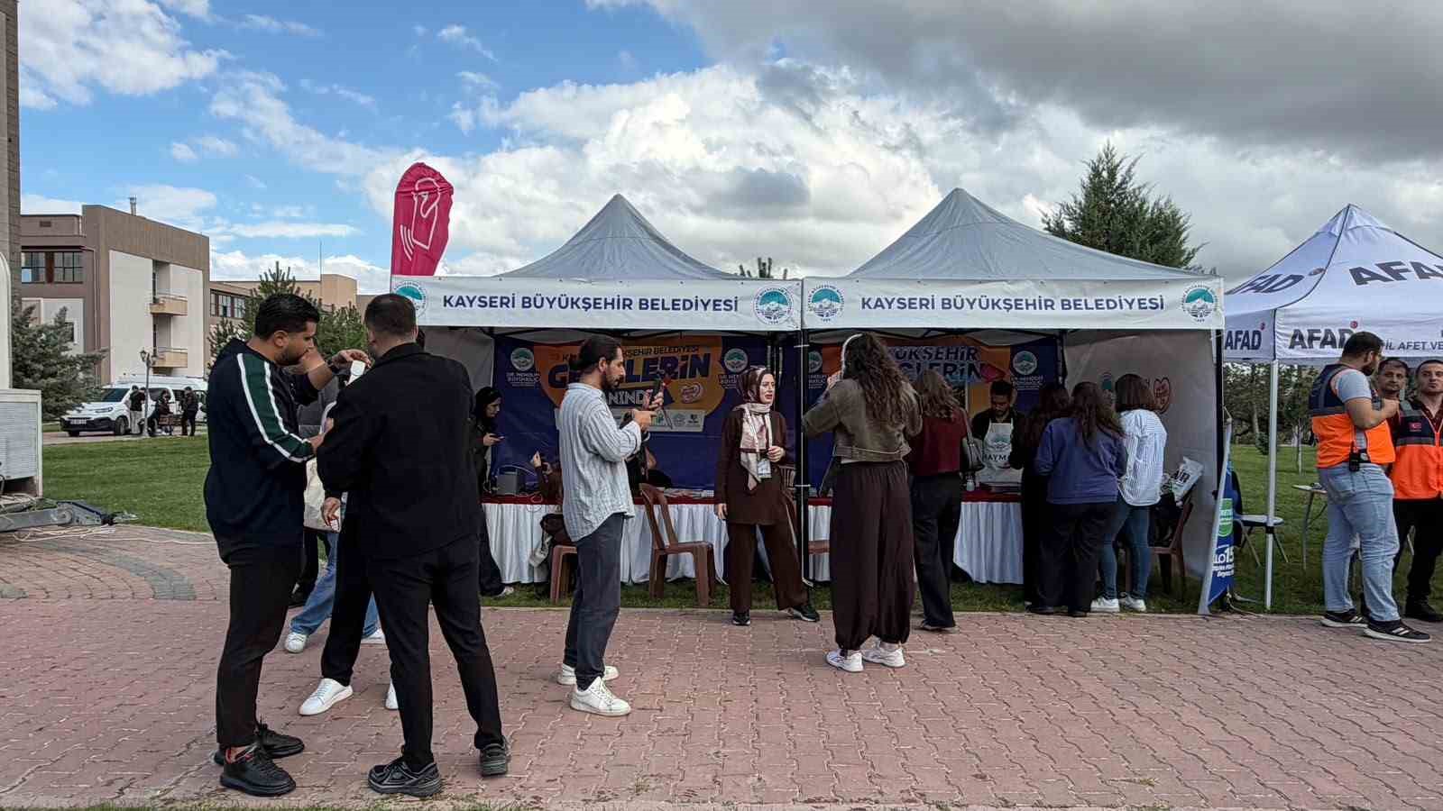 KAYSERİ BÜYÜKŞEHİR BELEDİYESİ, 2026-2027 AKADEMİK YILININ BAŞLAMASIYLA BİRLİKTE ÜNİVERSİTELİ GENÇLERE YÖNELİK KAPSAMLI BİR ORYANTASYON ETKİNLİĞİ DÜZENLEDİ