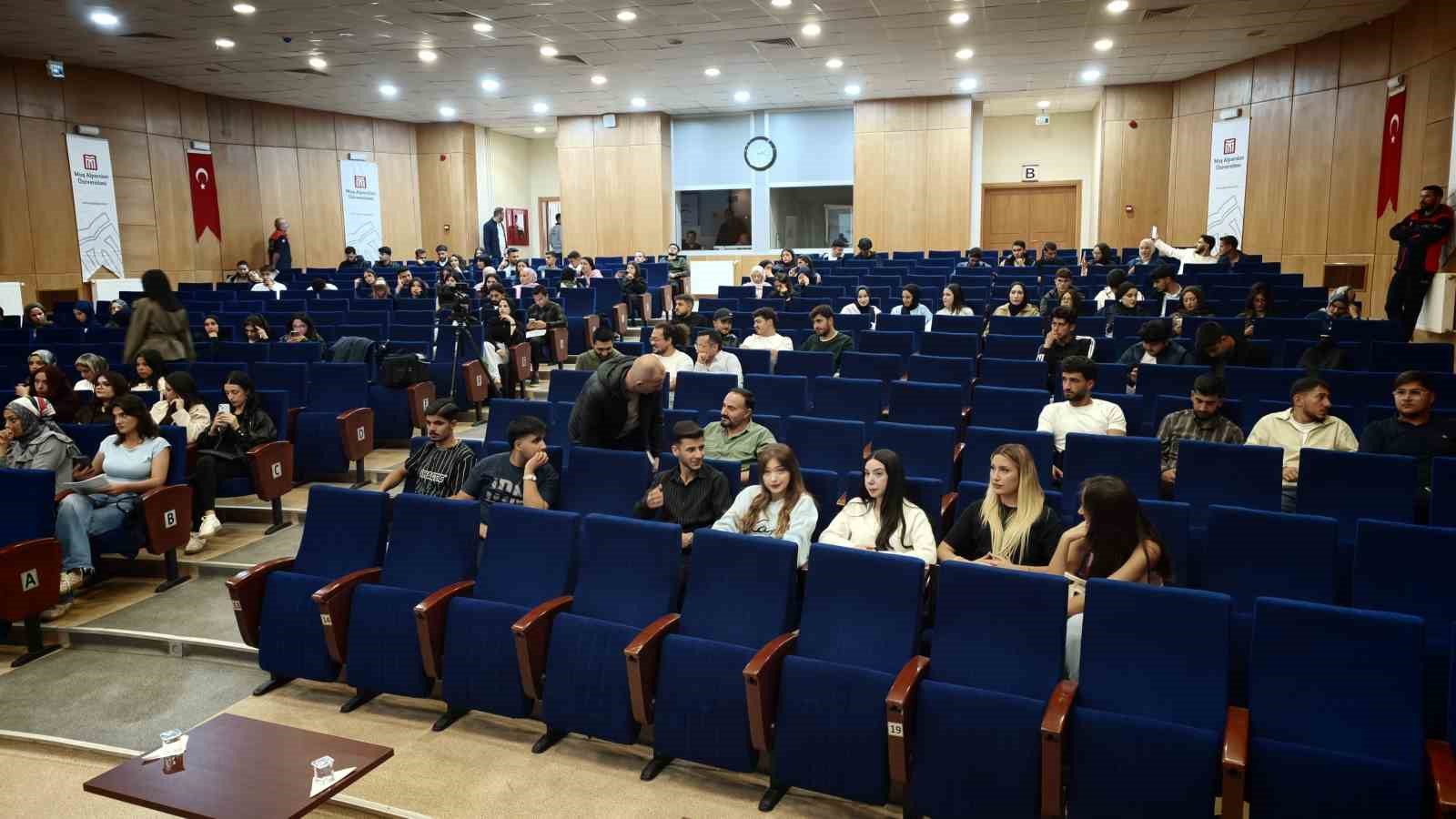 MUŞ İL AFET VE ACİL DURUM MÜDÜRLÜĞÜ (AFAD) TARAFINDAN (MAUN) SEBAHATTİN ZAİM KONFERANS SALONU’NDA İNTERAKTİF AFET FARKINDALIK ETKİNLİĞİ DÜZENLENDİ.