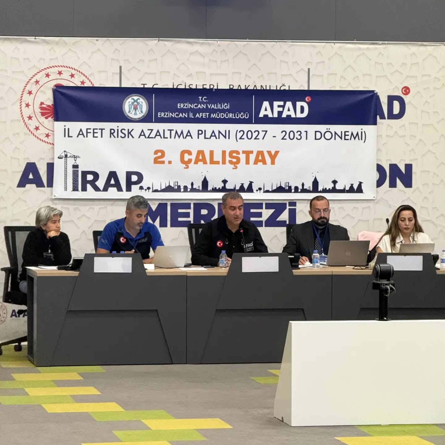 ERZİNCAN’DA DEPREM AFET MASASI ÇALIŞTAYI GERÇEKLEŞTİRİLDİ