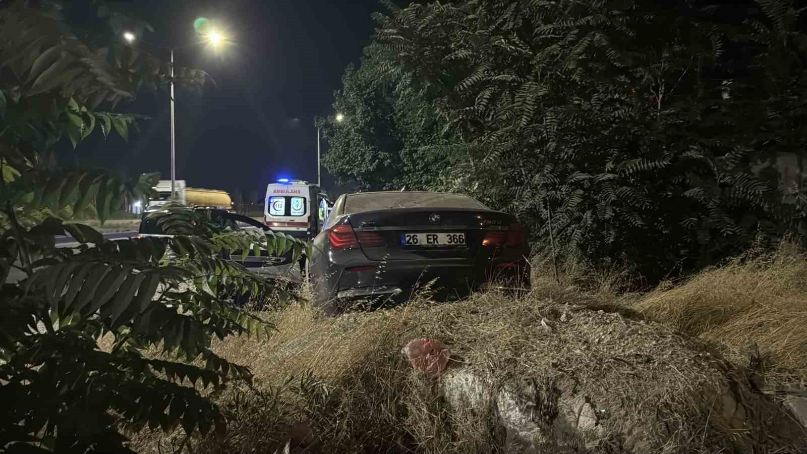 ESKİŞEHİR’DE ÇEVRE YOLUNDA İKİ OTOMOBİLİN ÇARPIŞMASI SONUCU MEYDANA GELEN TRAFİK KAZASINDA 1 KİŞİ YARALANDI. SİVAS’TAN BURSA’YA GİTTİĞİ ÖĞRENİLEN VE KAZAYA KARIŞAN AİLEYİ VATANDAŞLARIN İSE MİSAFİR ETMEK İSTEMESİ DİKKAT ÇEKTİ.