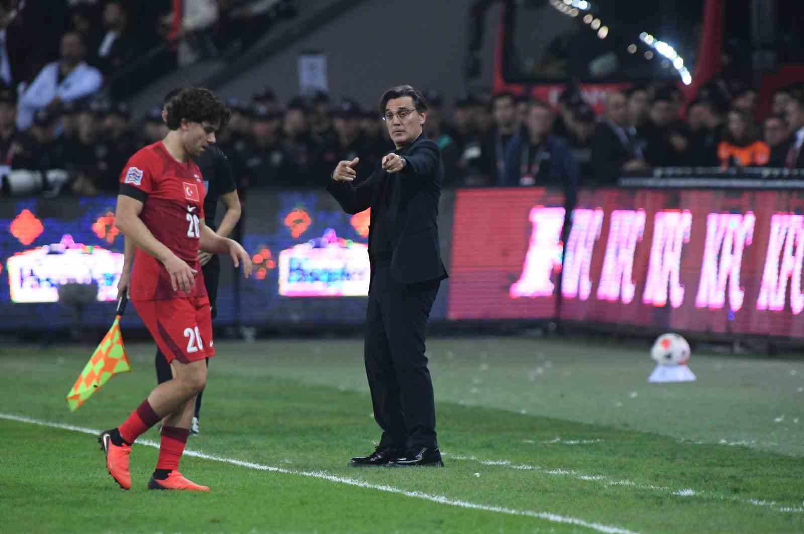 A MİLLİ FUTBOL TAKIMI, UEFA ULUSLAR A LİGİ 1. GRUP İLK MAÇINDA FRANSA İLE KOCAELİ'DE KARŞILAŞIYOR. MÜCADELENİN İLK YARISI GOLSÜZ EŞİTLİKLE TAMAMLANDI.