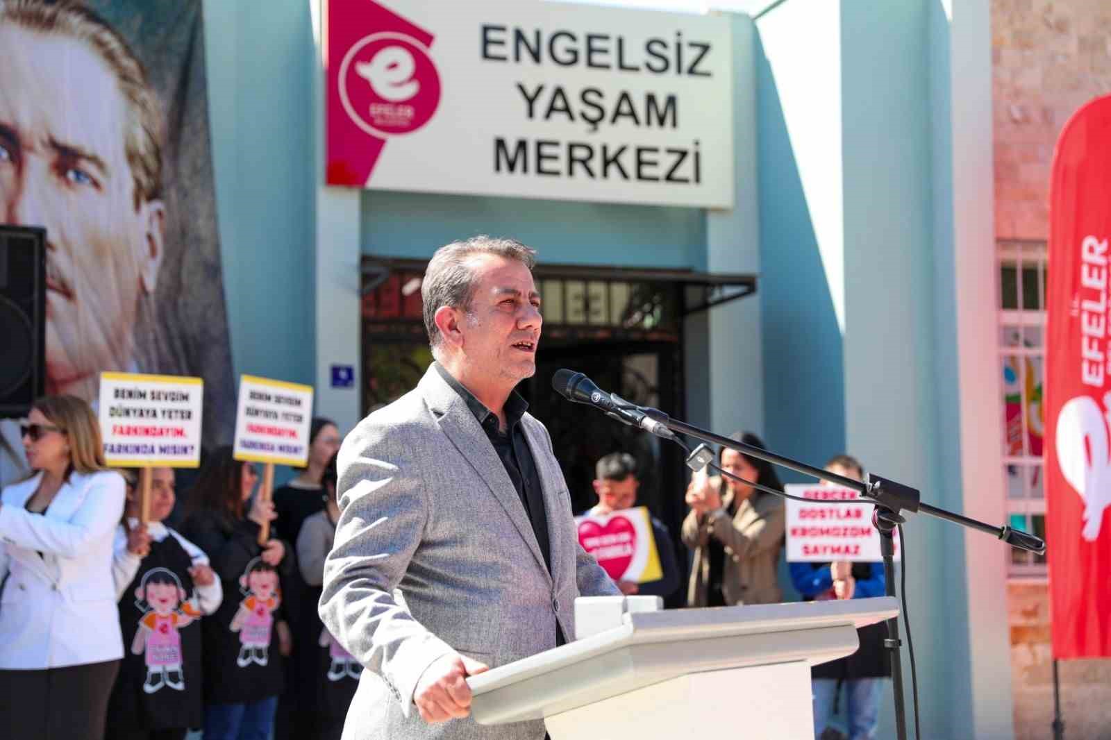 EFELER BELEDİYESİ, EĞİTİMDEN GIDAYA, GİYİMDEN EVDE BAKIM HİZMETLERİNE KADAR FARKLI ALANLARDA HAYATA GEÇİRDİĞİ SOSYAL DESTEK PROJELERİYLE İHTİYAÇ SAHİBİ VATANDAŞLARIN YANINDA OLUYOR.