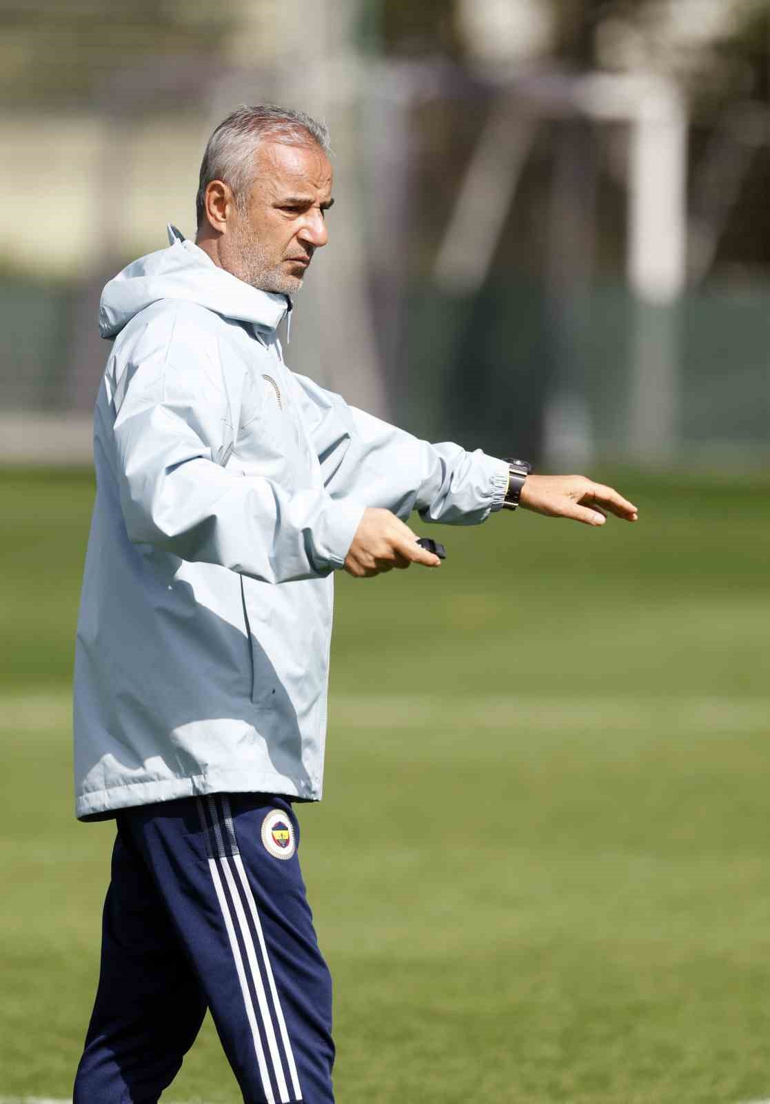 FENERBAHÇE, TRENDYOL SÜPER LİG’İN 7. HAFTASINDA DEPLASMANDA ÇAYKUR RİZESPOR İLE OYNAYACAĞI MAÇIN HAZIRLIKLARINI BUGÜN YAPTIĞI ANTRENMANLA SÜRDÜRDÜ.