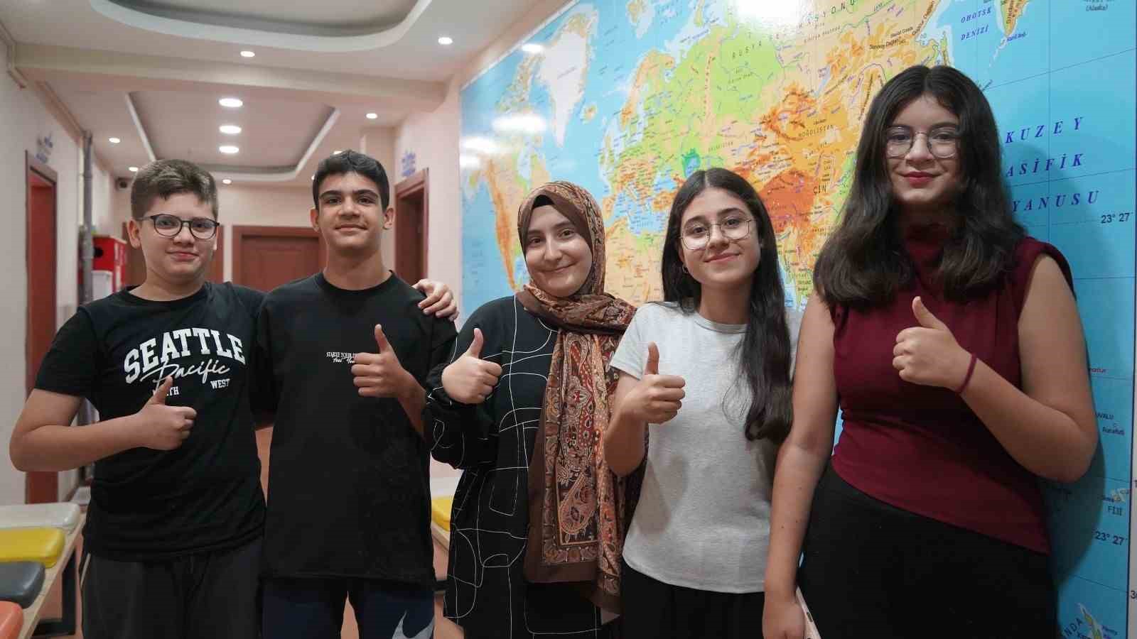 YUNUSEMRE BELEDİYESİ GENÇLİK VE EĞİTİM MERKEZLERİ (YEGEM), YENİ EĞİTİM-ÖĞRETİM DÖNEMİNDE DE ÖĞRENCİLERİN AKADEMİK BAŞARILARINA KATKI SUNMAYA HAZIRLANIYOR. 5. SINIFTAN MEZUN GRUPLARA KADAR GENİŞ BİR YELPAZEDE KURS DESTEĞİ VEREN MERKEZDE, YENİ DÖNEM KAYITLARI İÇİN SON BAŞVURU TARİHİNİN 30 EYLÜL 2026 OLDUĞU BİLDİRİLDİ.