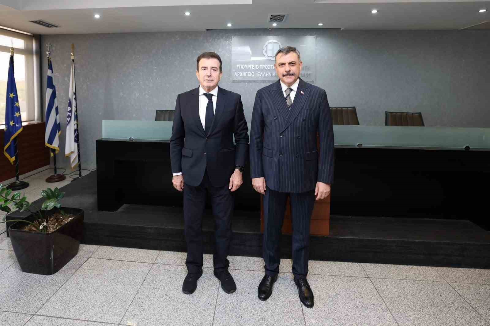 İÇİŞLERİ BAKANI MUSTAFA ÇİFTÇİ, YUNANİSTAN VATANDAŞI KORUMA BAKANI MİCHALİS CHRİSOCHOİDİS İLE GERÇEKLEŞTİRDİĞİ GÖRÜŞMEDE, 60 KİŞİNİN İADE SÜRECİNİN HIZLANDIRILMASINI İSTEDİ.