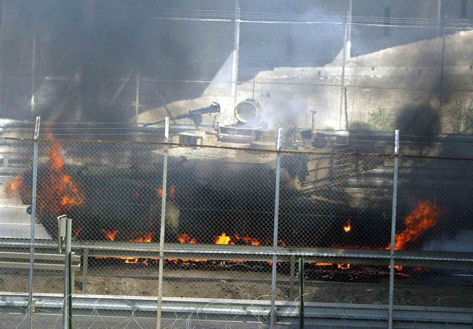 ABD ORDUSU, KİMYASAL SİLAH BULUNDUĞU BAHANESİYLE İŞGAL ETTİĞİ IRAK’TAN 23 YIL SONRA ÇEKİLDİ. AMERİKAN İŞGALİ ÜLKEDE İSYANLAR, TERÖR VE İÇ SAVAŞI TETİKLERKEN, SADECE DOĞRUDAN ÇATIŞMALAR NEDENİYLE EN AZ 200 BİN SİVİL HAYATINI KAYBETTİ.