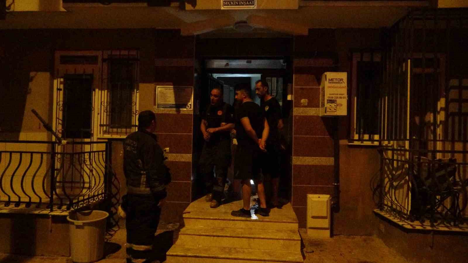 ANTALYA’DA 8 GÜNDÜR KAYIP OLAN OĞLUNUN BULUNMASI İÇİN ÖZEL BİR TV KANALINDAKİ KAYIP PROGRAMA KATILMAK İÇİN İSTANBUL’A GİDEN ADAMIN EVİNDE YANGIN ÇIKTI.