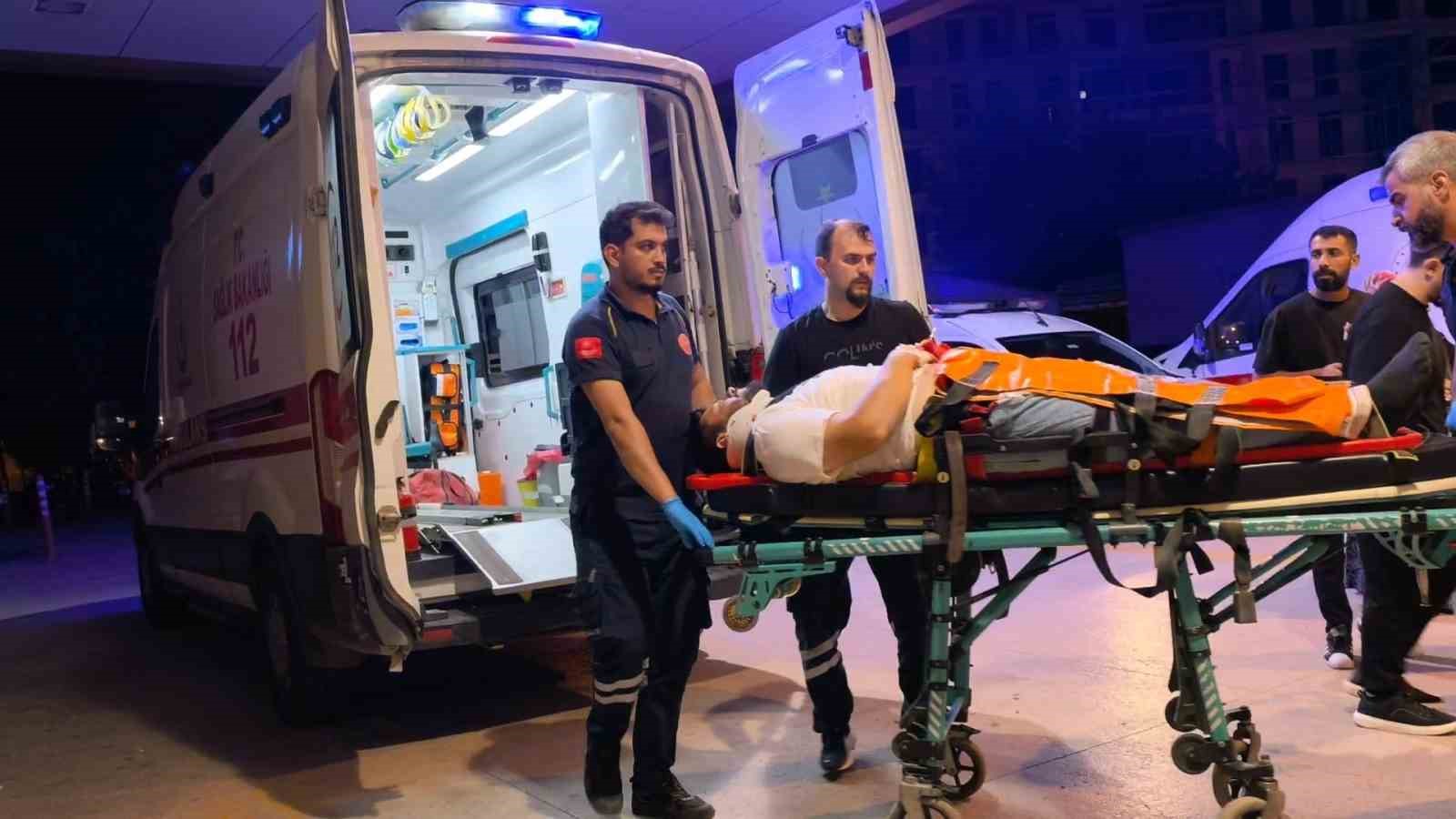 BURSA’NIN İNEGÖL İLÇESİNDE OTOMOBİL İLE MOTOSİKLETİN KAFA KAFAYA ÇARPIŞTIĞI KAZADA MOTOSİKLET SÜRÜCÜSÜ AĞIR YARALANDI.