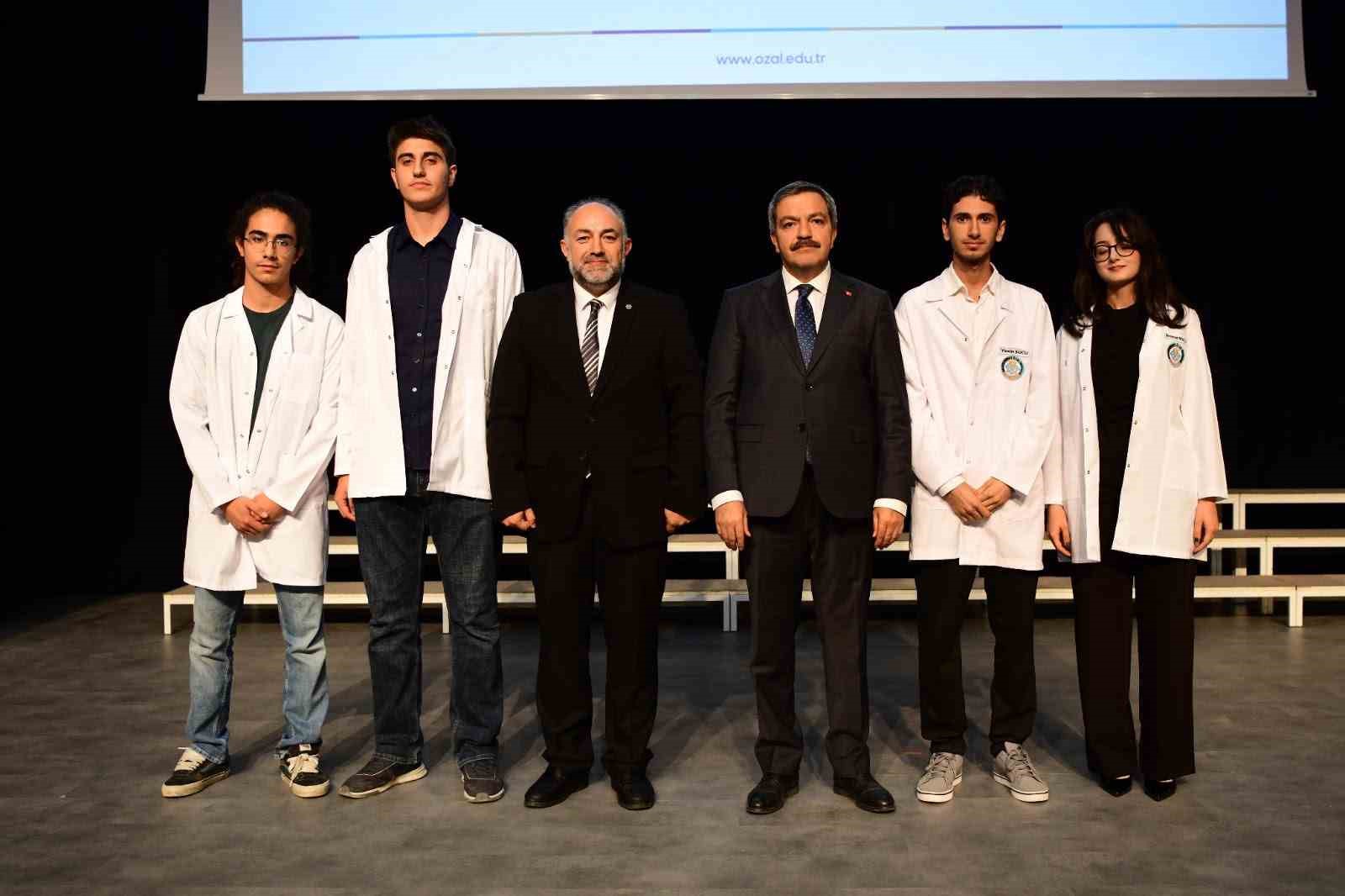 MALATYA TURGUT ÖZAL ÜNİVERSİTESİ TIP FAKÜLTESİ’NDE BEYAZ ÖNLÜK HEYECANI