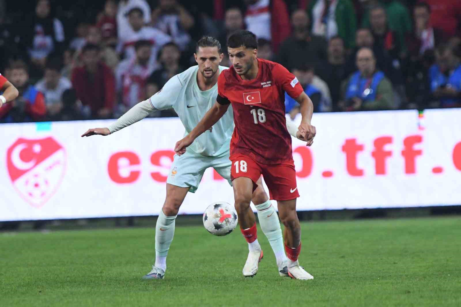TÜRKİYE A MİLLİ FUTBOL TAKIMI, UEFA ULUSLAR A LİGİ 1. GRUP İLK MAÇINDA KOCAELİ'NDE FRANSA'YA 1-0 MAĞLUP OLDU.