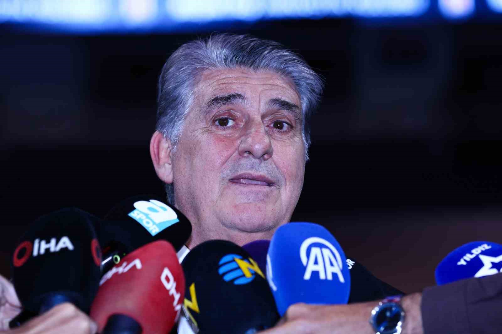 BEŞİKTAŞ’TA YENİDEN BAŞKANLIĞA SEÇİLEN SERDAL ADALI, "ÖNÜMÜZDE ÇOK DAHA BAŞARILI, ÖNÜ AÇIK BİR BEŞİKTAŞ VAR" DEDİ.