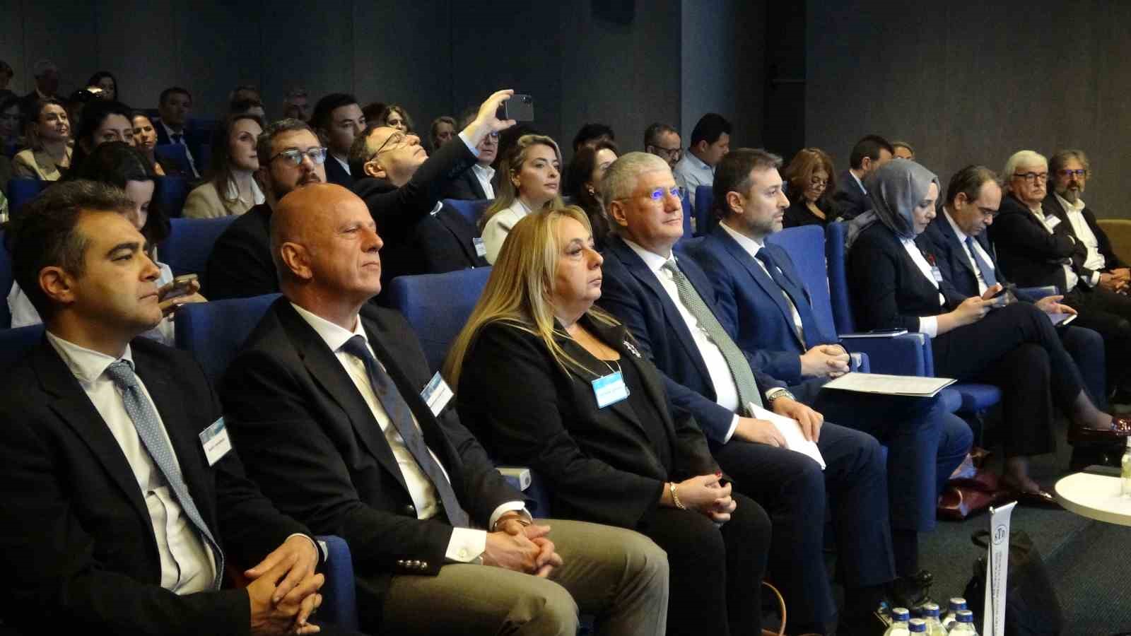 SİGORTA TATBİKATÇILARI DERNEĞİ (STD) TARAFINDAN DÜZENLENEN 18'İNCİ ULUSLARARASI İSTANBUL SİGORTACILIK KONFERANSI, SEKTÖR TEMSİLCİLERİNİN KATILIMIYLA İSTANBUL'DA GERÇEKLEŞTİRİLDİ.