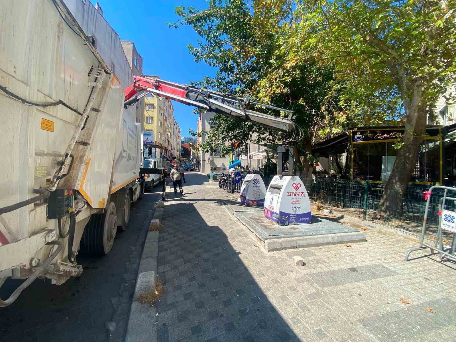 ALTIEYLÜL’DE 40 YER ALTI KONTEYNERİ BAŞTAN AŞAĞI YENİLENDİ