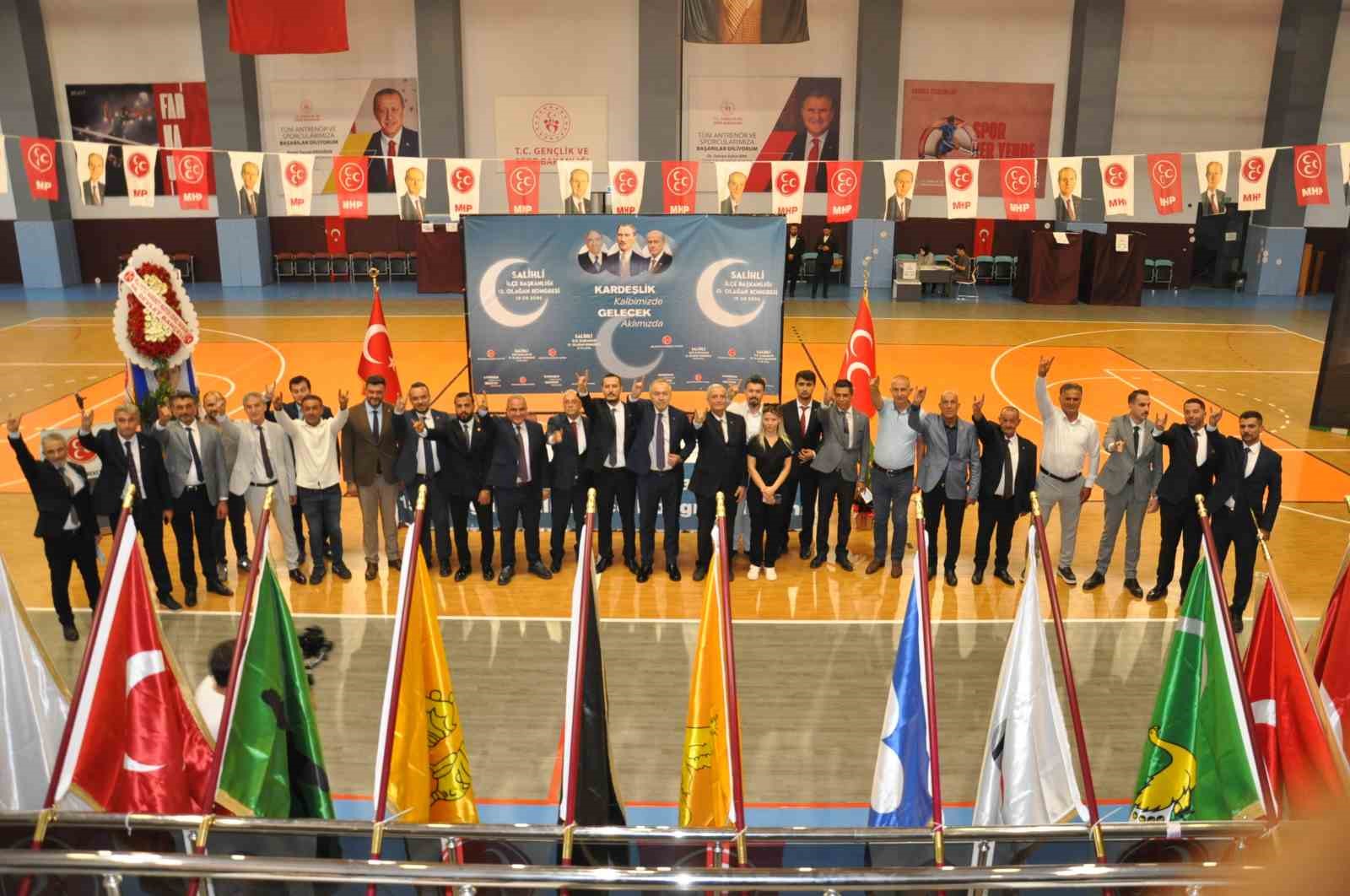 MİLLİYETÇİ HAREKET PARTİSİ (MHP) SALİHLİ İLÇE TEŞKİLATI’NIN 15. OLAĞAN KONGRESİ GERÇEKLEŞTİRİLDİ. TEK LİSTEYLE GİDİLEN KONGREDE SEFA ERGÜN, KULLANILAN OYLARIN TAMAMINI ALARAK MHP SALİHLİ İLÇE BAŞKANI SEÇİLDİ.