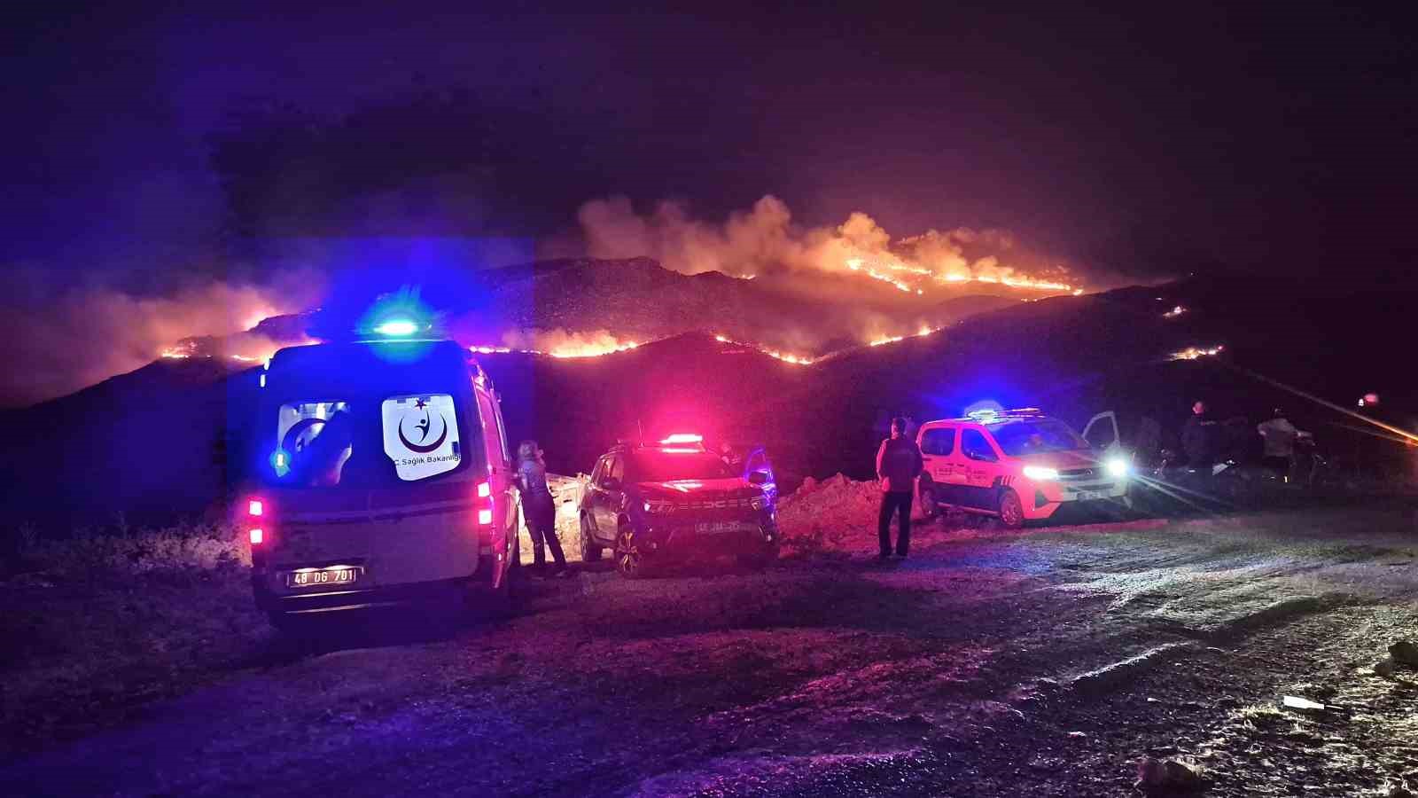 MUĞLA'NIN BODRUM İLÇESİNDE GENİŞ BİR ALANDA ETKİLİ OLAN YANGIN, EKİPLERİN YOĞUN ÇABASI SONUCU KONTROL ALTINA ALINDI.